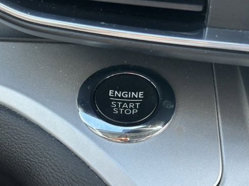 Used 2022 Ford Explorer XLT w/ Equipment Group 202A image 27