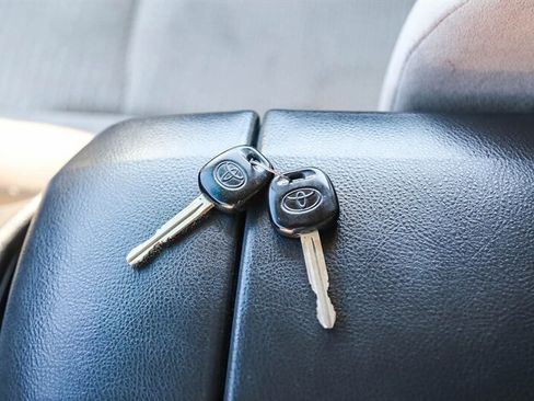 Used 2003 Toyota 4Runner SR5 image 36