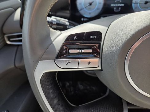 Used 2025 Hyundai Elantra SEL FWD image 29