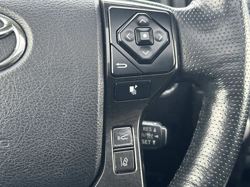 Used 2024 Toyota 4Runner TRD Off-Road Premium image 25
