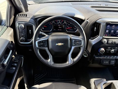 Used 2022 Chevrolet Silverado 1500 LT image 12