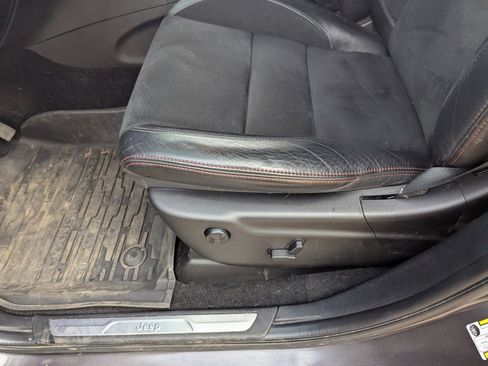 Used 2021 Jeep Grand Cherokee Trailhawk image 19