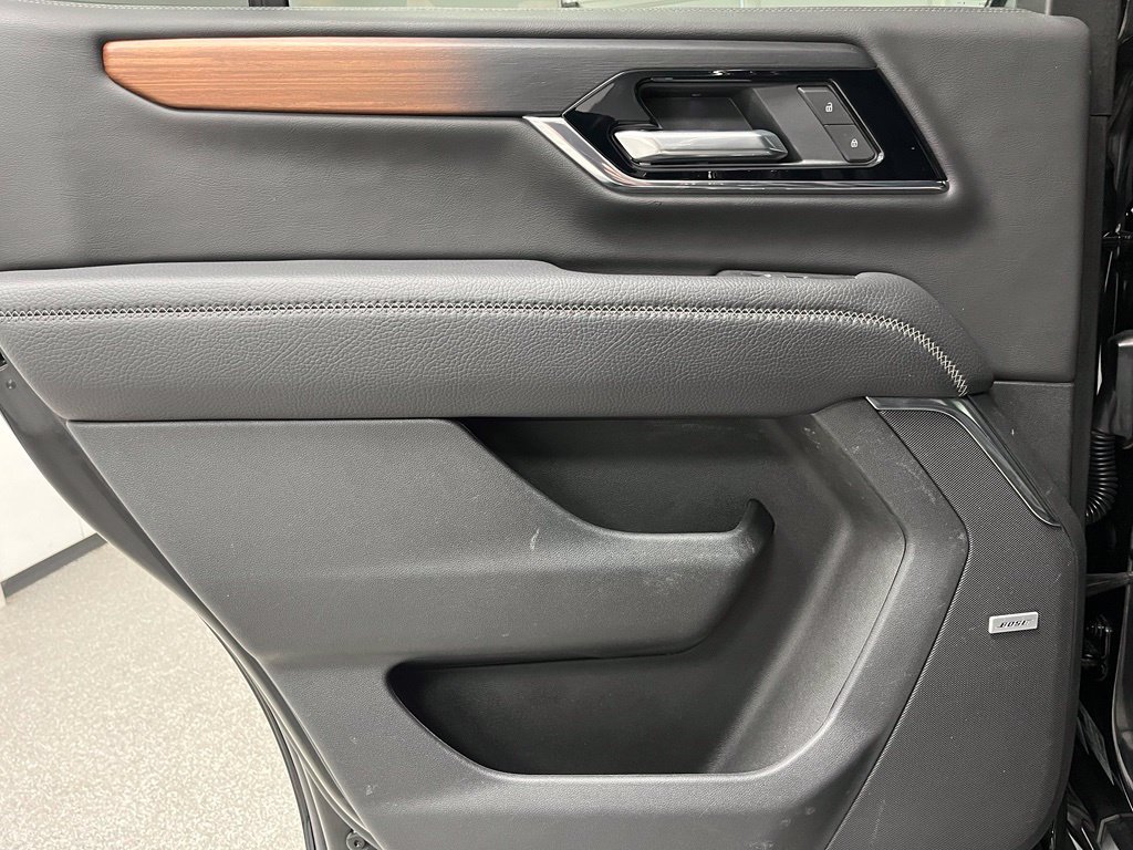 Used 2025 GMC Yukon Denali w/ LPO, Floor Liner Package AWD/4WD image 42