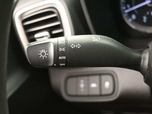 Used 2022 Hyundai Venue SE FWD image 17