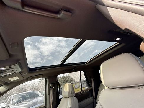 Used 2023 GMC Yukon SLT image 24