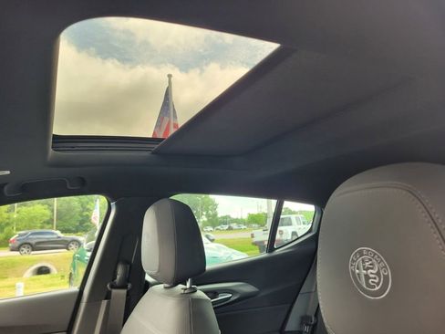 New 2024 Alfa Romeo Tonale Ti image 10