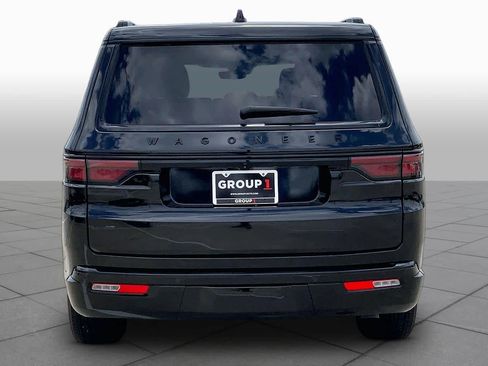 Used 2023 Jeep Wagoneer Series II RWD image 5