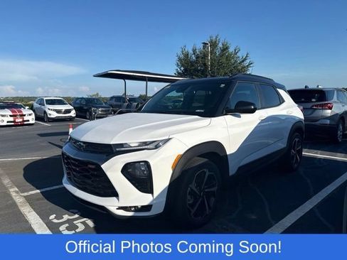 Used 2021 Chevrolet TrailBlazer RS w/ Sun and Liftgate Package FWD image 3