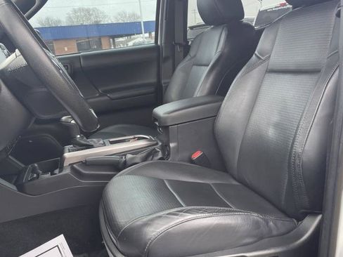 Used 2023 Toyota Tacoma Limited image 11