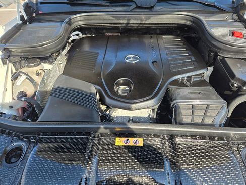 Used 2021 Mercedes-Benz GLS 450 4MATIC image 21