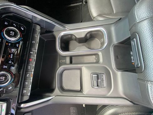 Used 2024 GMC Sierra 2500 Denali w/ Denali Reserve Package AWD/4WD image 19