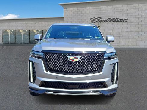 Used 2024 Cadillac Escalade ESV V w/ LPO, Floor Liner Package AWD/4WD image 2