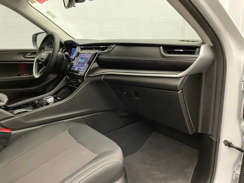 Used 2023 Jeep Grand Cherokee L Laredo RWD image 24