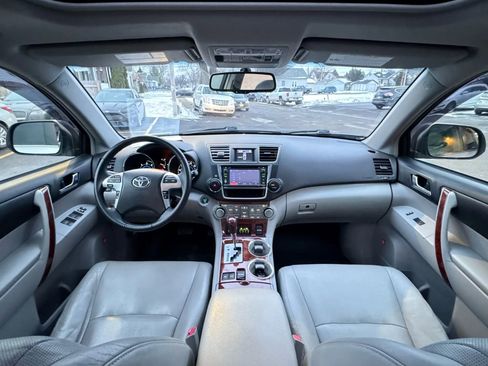 Used 2013 Toyota Highlander Limited image 2