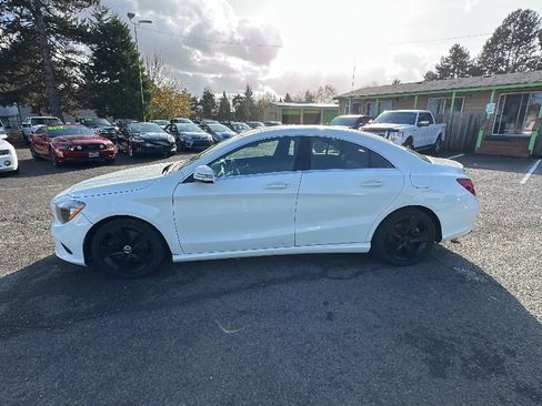 Used 2018 Mercedes-Benz CLA 250 4MATIC w/ Premium Package image 6