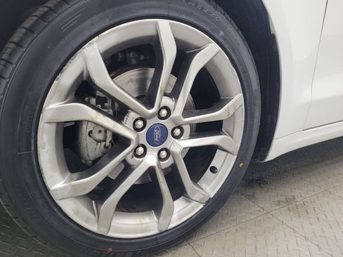 Used 2019 Ford Fusion SEL FWD image 31