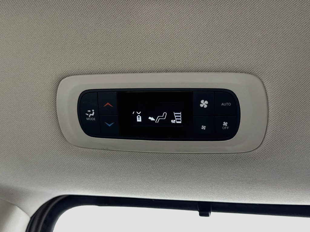 Used 2017 Chrysler Pacifica Limited FWD image 24