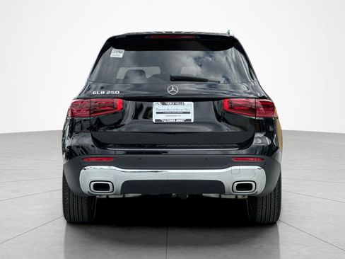 New 2025 Mercedes-Benz GLB 250 image 4