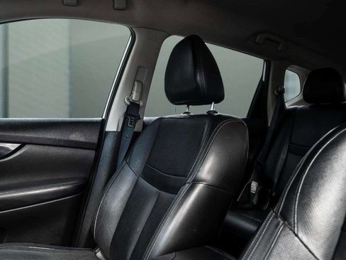 Used 2018 Nissan Rogue SL image 5