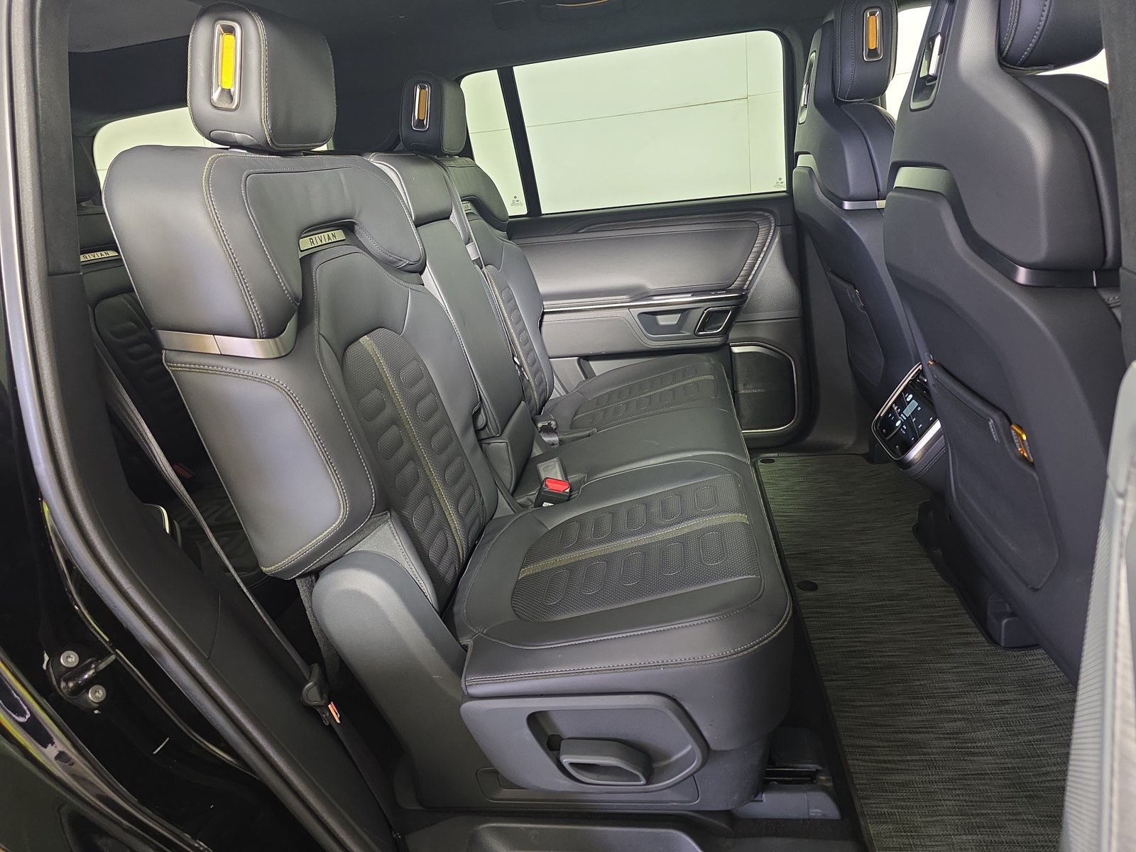Used 2022 Rivian R1S Launch Edition Quad AWD/4WD image 23