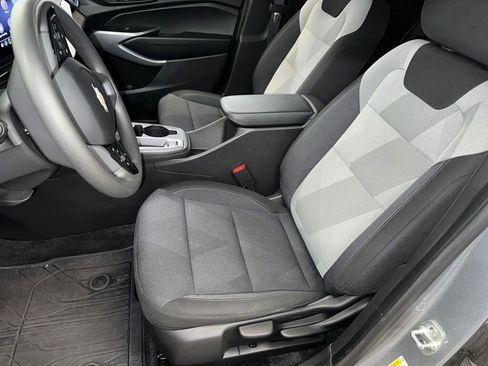 Certified 2024 Chevrolet Trax LS image 2