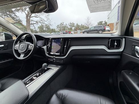 Certified 2025 Volvo XC60 B5 Plus image 13