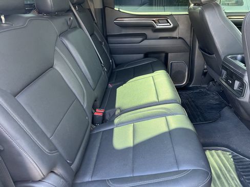 Used 2022 Chevrolet Silverado 1500 RST w/ Convenience Package II AWD/4WD image 9