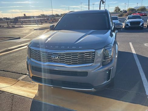 Used 2020 Kia Telluride S image 2