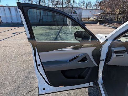 New 2026 INFINITI QX60 Luxe w/ Family Package image 8