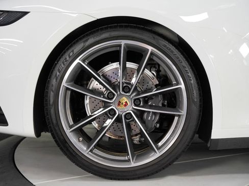 Used 2020 Porsche 911 Carrera image 23