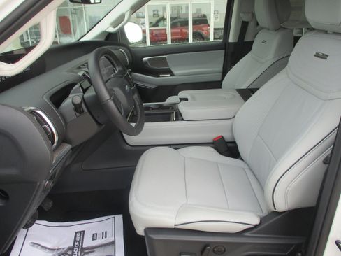 New 2026 Ford Expedition Platinum w/ Platinum Ultimate Package AWD/4WD image 15
