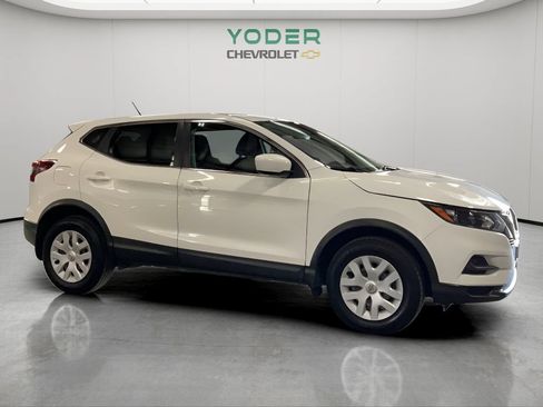 Used 2020 Nissan Rogue Sport S FWD image 3