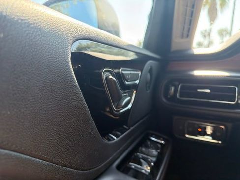 Used 2022 Lincoln Aviator Reserve w/ Elements Package Plus AWD/4WD image 7