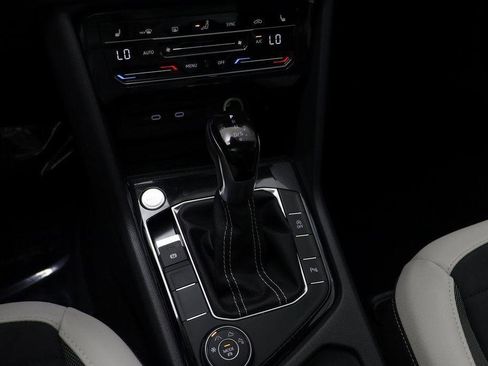 New 2025 Volkswagen Taos SE image 11