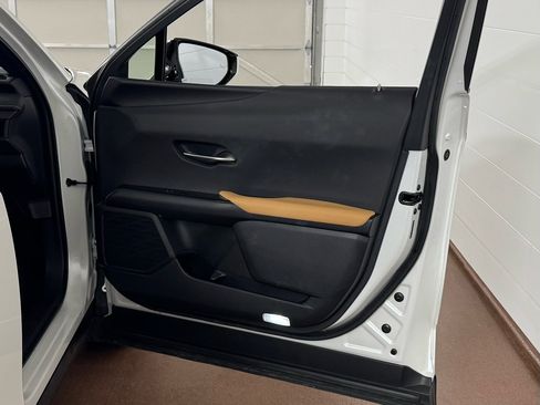 Used 2023 Lexus UX 250h Premium AWD image 41