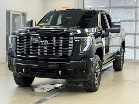 Used 2026 GMC Sierra 2500 Denali Ultimate w/ Max Trailering Package AWD/4WD image 3