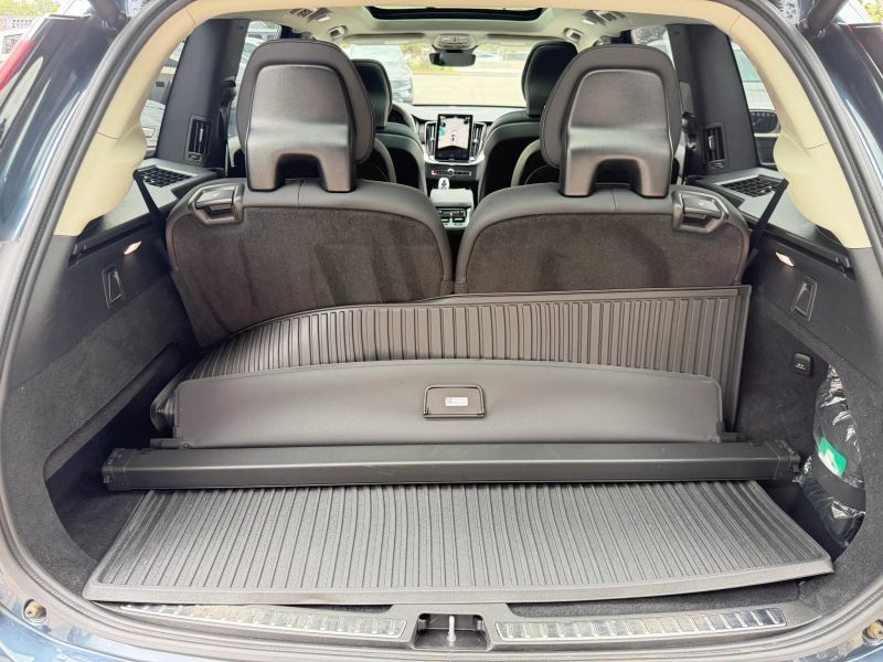 Used 2025 Volvo XC90 B6 Plus w/ Protection Package Premier AWD/4WD image 37