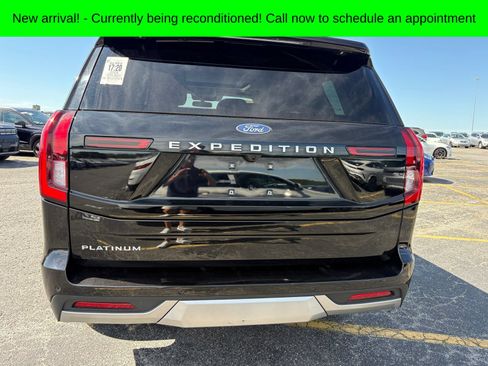 Used 2025 Ford Expedition Platinum AWD/4WD image 4