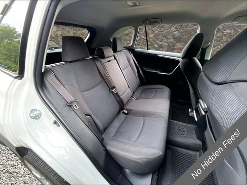 Used 2019 Toyota RAV4 LE w/ All Weather Liner Package AWD/4WD image 24