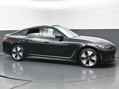 Used 2022 BMW i4 eDrive40 w/ Premium Package image 6