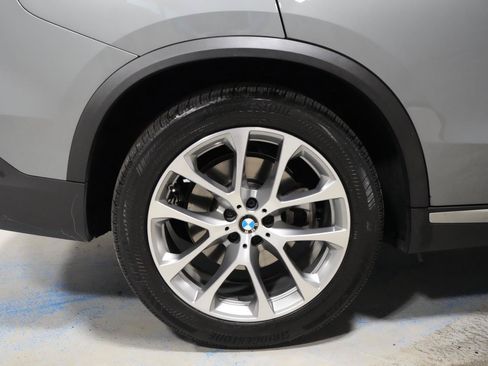 Used 2025 BMW X5 xDrive40i w/ Premium Package AWD/4WD image 39