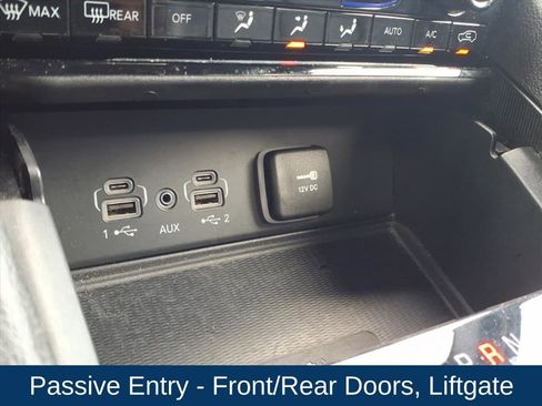 Used 2024 Jeep Grand Cherokee L Limited w/ Luxury Tech Group II image 6