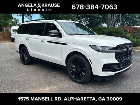 New 2026 Lincoln Navigator Reserve w/ Jet Appearance Package AWD/4WD image 1