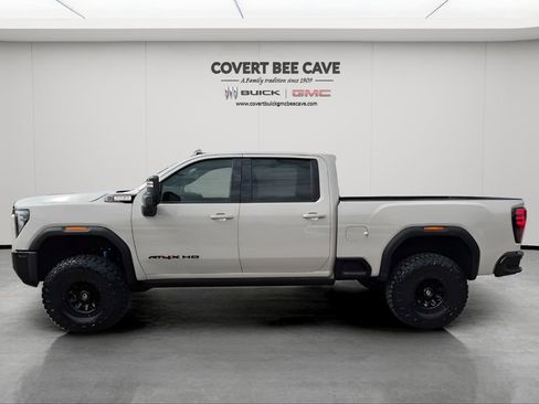 Used 2026 GMC Sierra 2500 AT4X w/ LPO, Black Badging Package image 5