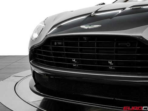 Used 2019 Aston Martin DB11 Volante RWD image 13