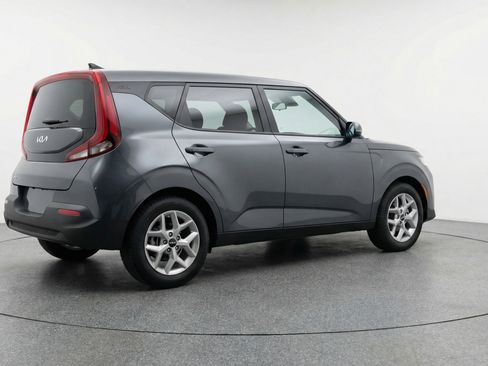 Used 2025 Kia Soul LX w/ LX Technology Package FWD image 9