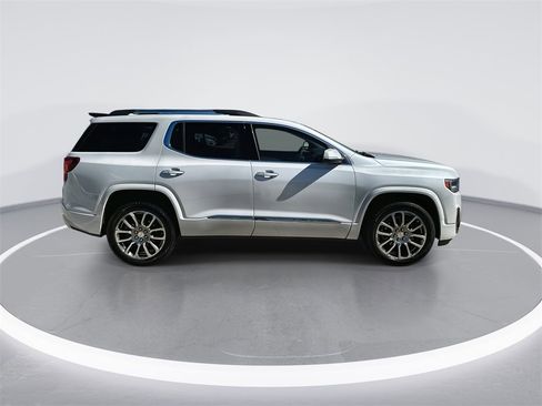 Used 2023 GMC Acadia Denali w/ Denali Ultimate Package image 9