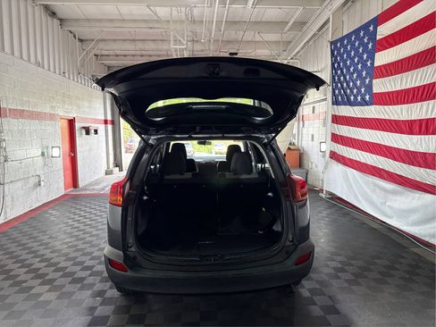 Used 2014 Toyota RAV4 XLE AWD/4WD image 11