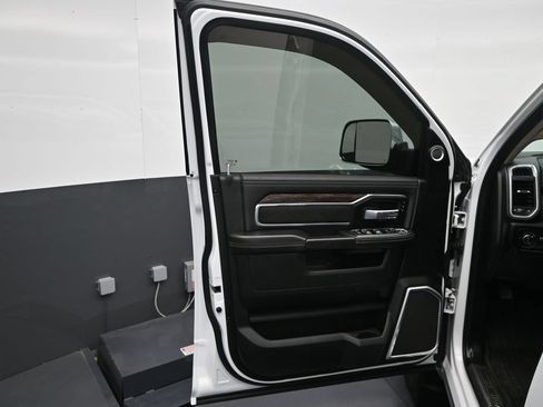 Used 2020 RAM 3500 Laramie AWD/4WD image 12