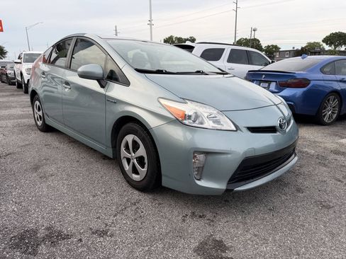 Used 2014 Toyota Prius Three FWD image 2
